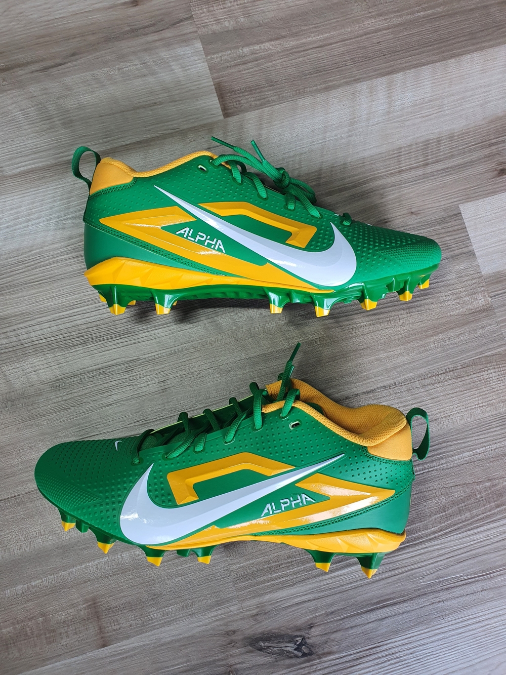 Nike Oregon Ducks PE Alpha Menace 4 Cleats Team Issued Size Men's 12.5 Wide New